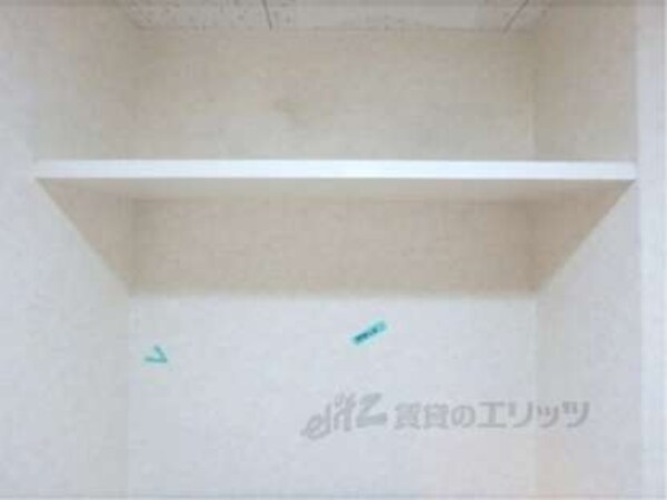 トイレ(トイレ上の収納)