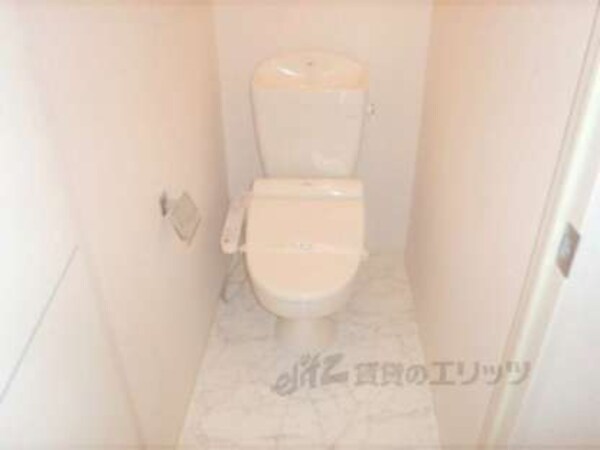 トイレ(ウォシュレット付き)