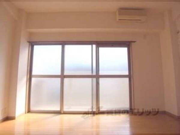 洋室(８．５帖)