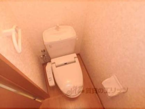 トイレ(洗浄機能付きのトイレです。)