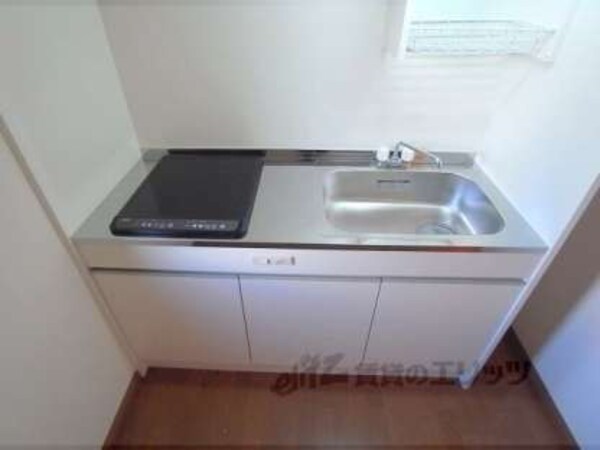 キッチン(幅が広いです。)