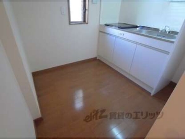 キッチン(広々としたキッチンスペースです。)