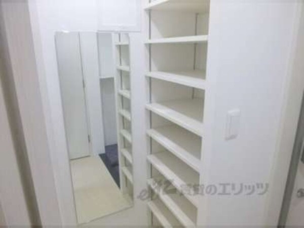 下駄箱(とても広い下駄箱です♪)