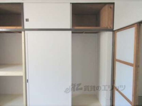 トイレ上部収納