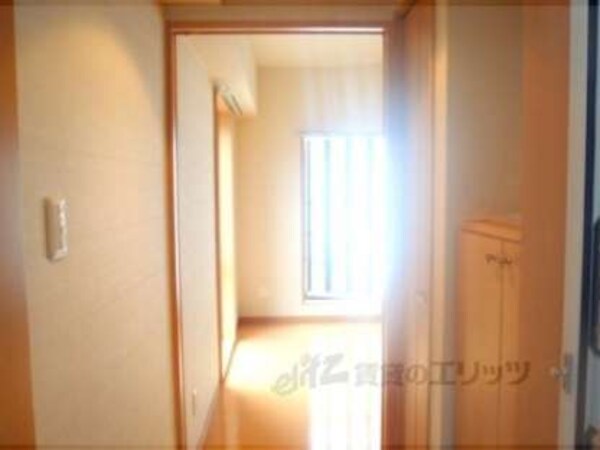 廊下(玄関から見た廊下です)