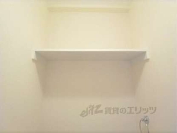 トイレ内上部物置
