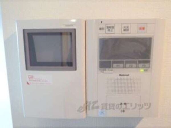 テレビドアホン(画面付き。防犯もばっちりですね)