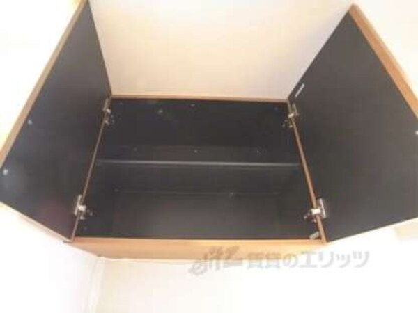 洗濯機置き場上部