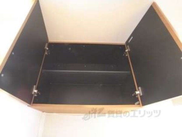 洗濯機置き場上部