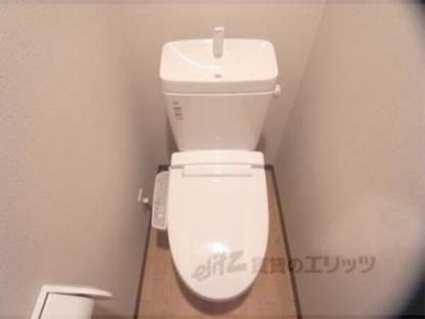 トイレ(ウォシュレット付き)