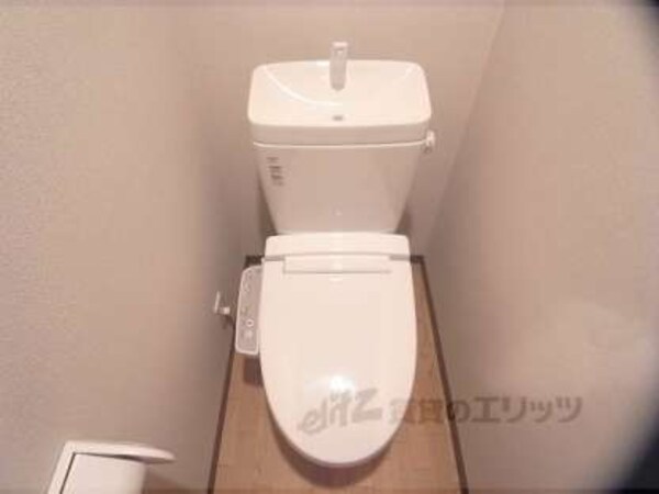 トイレ(ウォシュレット付き)