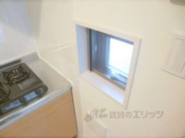 キッチン横の窓