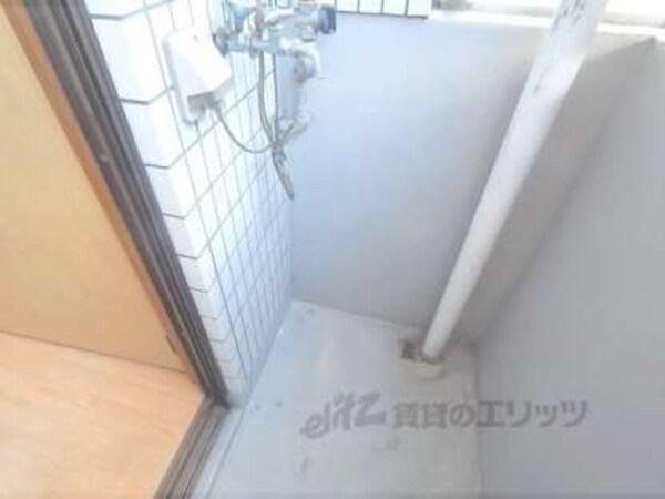 洗濯機置場(ベランダに設置可能です)