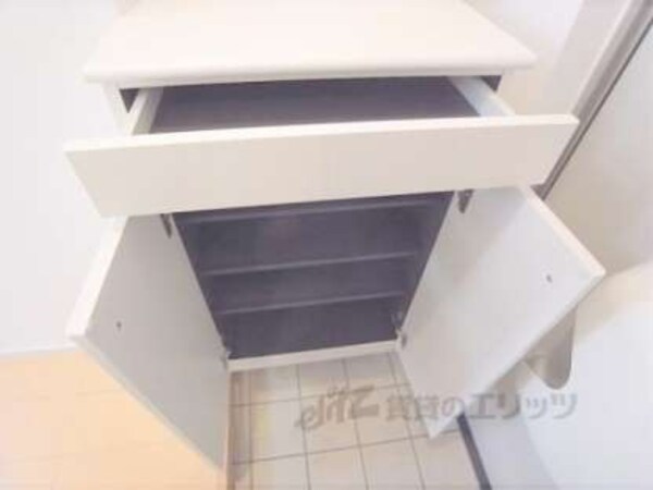 下駄箱(靴が収納できます。)