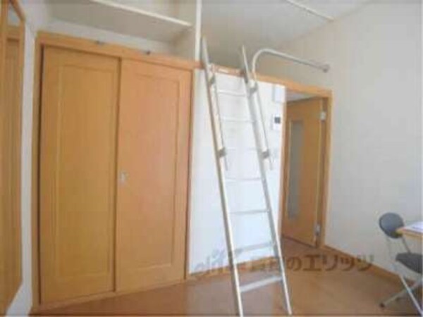 洋室(明るいお部屋ですね)