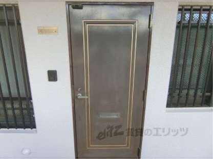 レックスガーデン大津南郷リオの玄関