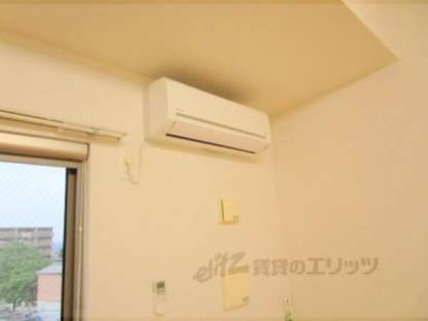 リビングエアコン