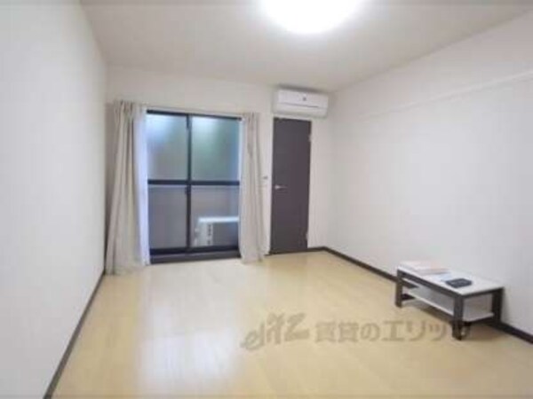 洋室(きれいなお部屋です)