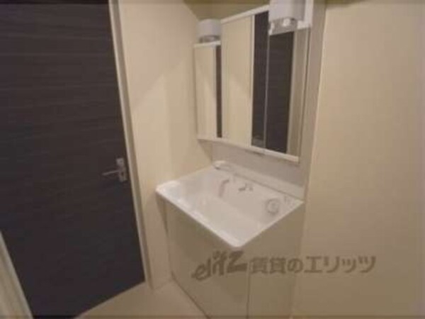 独立洗面台