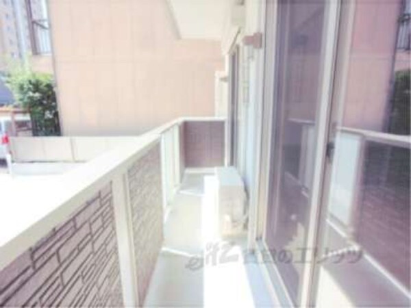 ベランダ(物干し竿かけもあります。)