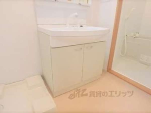 下収納