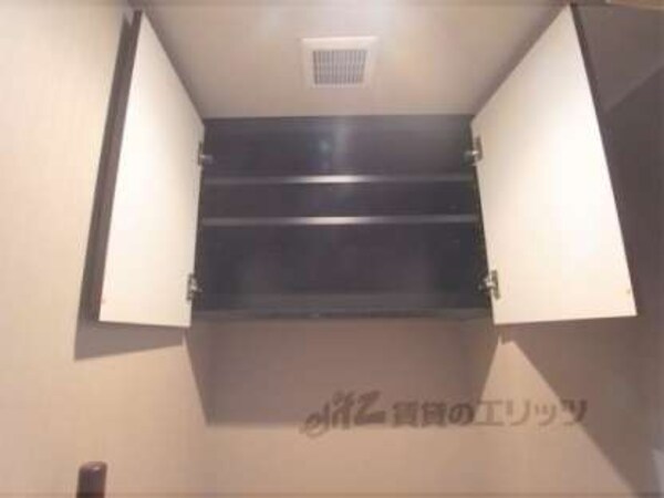 収納棚