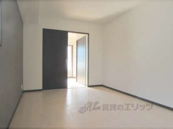 洋室(落ち着いた室内になっています。)