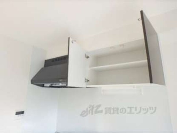 キッチン上部棚