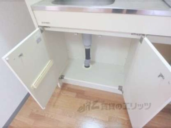 下部収納