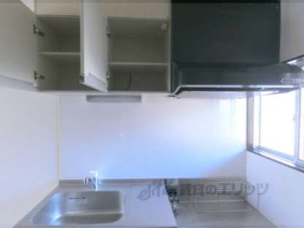 キッチン(上部収納棚)