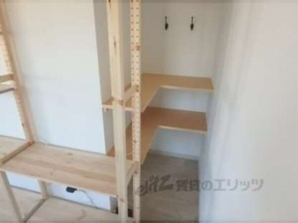収納棚
