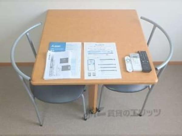 テーブル、椅子