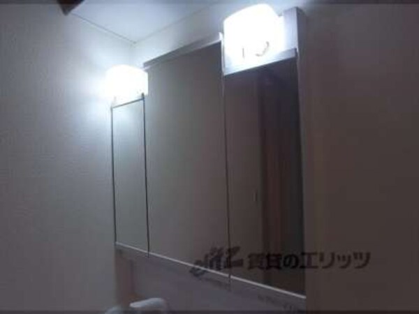 独立洗面台