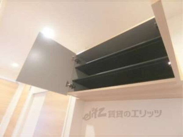 玄関上部棚
