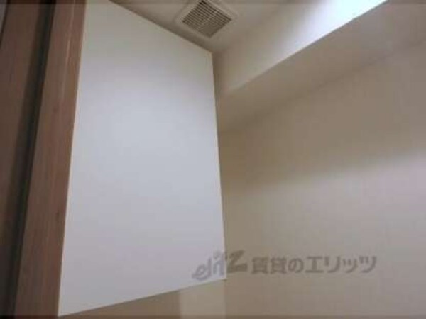 トイレ(上部の収納)