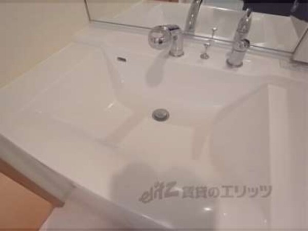 洗面所(他の号室のコピー写真です。)