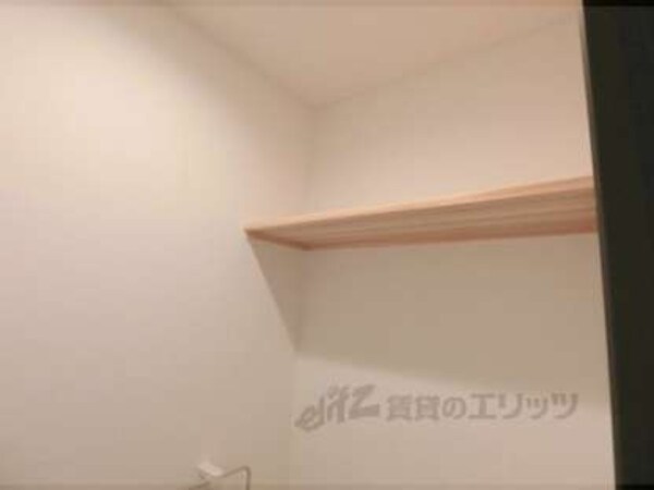 収納棚