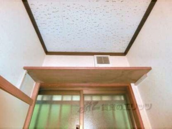 棚(洗面所側)