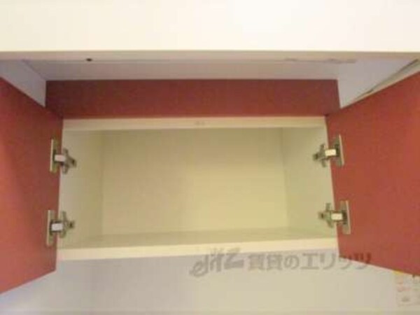 キッチン上部棚