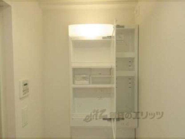 洗面所(上収納)