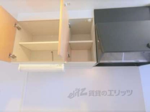 キッチン(上部棚)