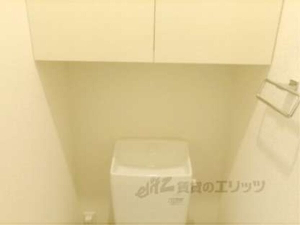トイレ(収納棚)