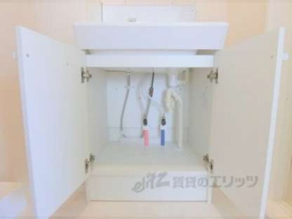 下部収納