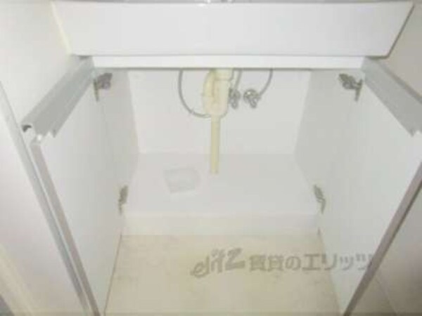 洗面所(下部収納)