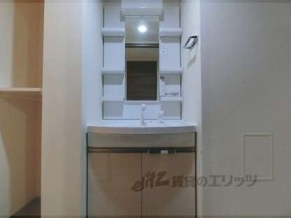 独立洗面台