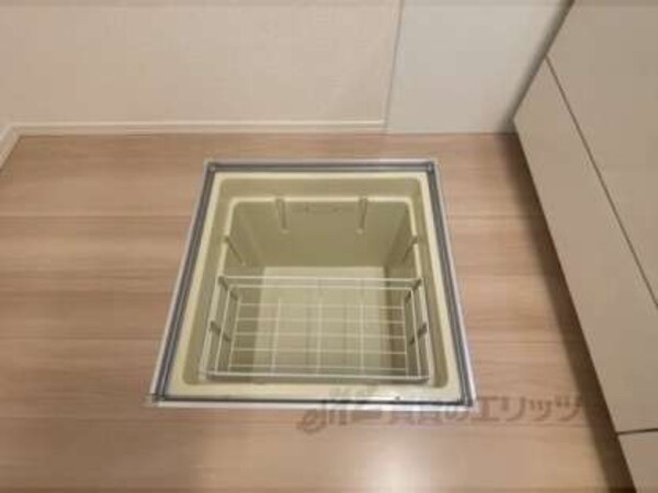 キッチン床下収納