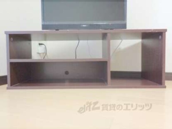 テレビ下