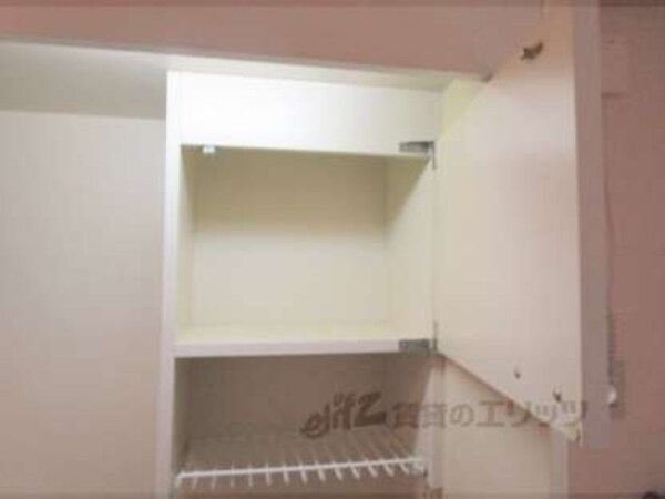 キッチン(上部収納)