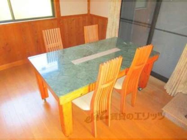 ダイニングテーブル