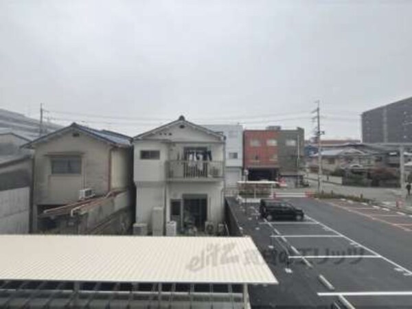 東側